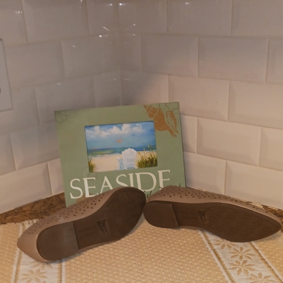 Union Bay Women's Blush Colored Slip on Flats Size 8M - Picture 6 of 11